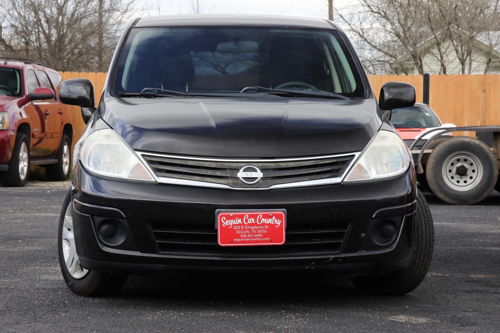 2011 BLACK NISSAN VERSA 1.8 SL Hatchback (3N1BC1CP6BL) with an 1.8L L4 DOHC 16V engine, CVT transmission, located at 420 E. Kingsbury St., Seguin, TX, 78155, (830) 401-0495, 29.581060, -97.961647 - Photo#1